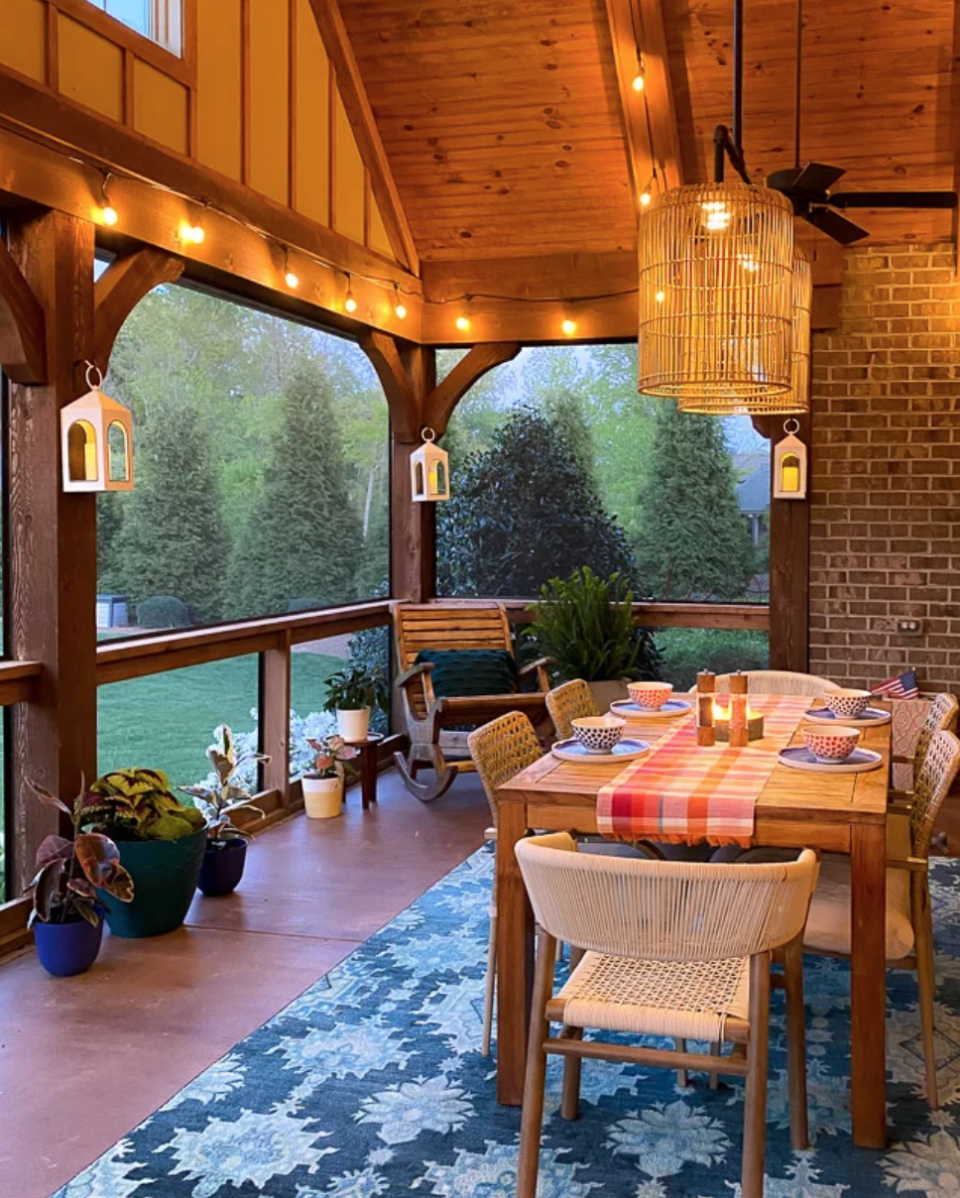 screened in porch ideas cozy dining room