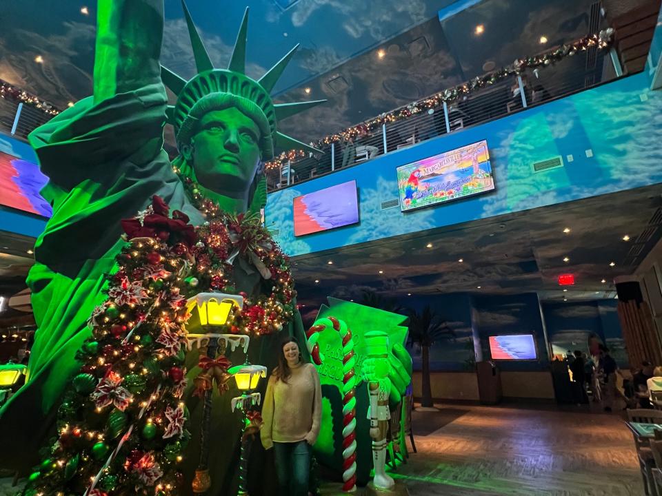 the statue of liberty at margaritaville