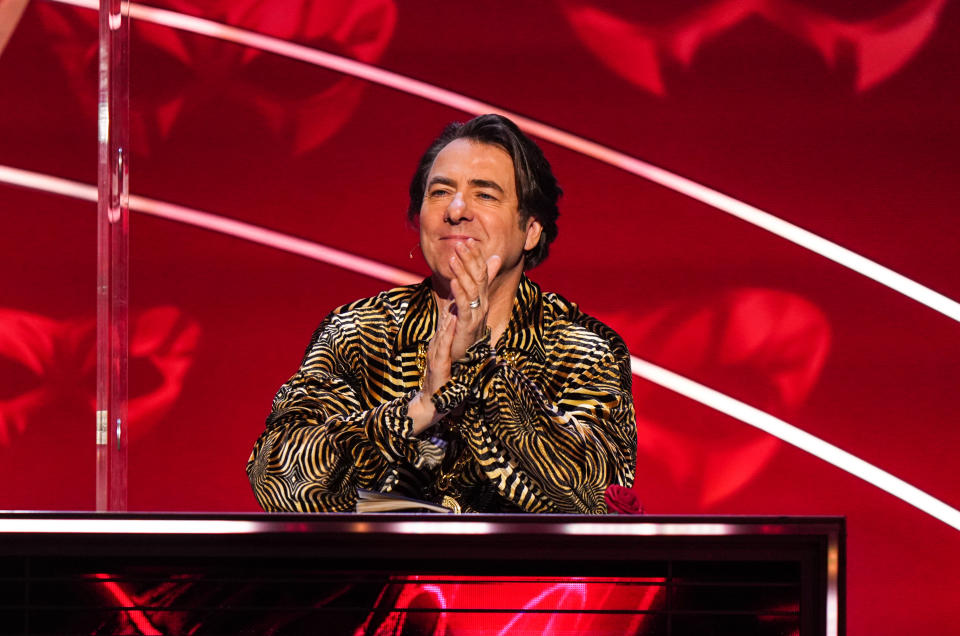 This image and the information contained herein is strictly embargoed until 00.01 Saturday 15th January 2022

From Bandicoot TV

The Masked Singer: SR3: Ep4 on ITV and ITV Hub

Pictured: Jonathan Ross.

This photograph is (C) Bandicoot TV and can only be reproduced for editorial purposes directly in connection with the programme or event mentioned above, or ITV plc. Once made available by ITV plc Picture Desk, this photograph can be reproduced once only up until the transmission [TX] date and no reproduction fee will be charged. Any subsequent usage may incur a fee. This photograph must not be manipulated [excluding basic cropping] in a manner which alters the visual appearance of the person photographed deemed detrimental or inappropriate by ITV plc Picture Desk.  This photograph must not be syndicated to any other company, publication or website, or permanently archived, without the express written permission of ITV Picture Desk. Full Terms and conditions are available on the website www.itv.com/presscentre/itvpictures/terms

For further information please contact:
james.hilder@itv.com / 0207 157 3052