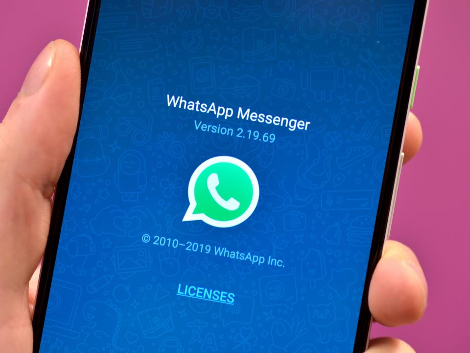 <p>El cambio, que comenzará el 15 de mayo, se refiere al intercambio de datos entre WhatsApp y su empresa matriz, Facebook</p> (Nick Ansell/PA)