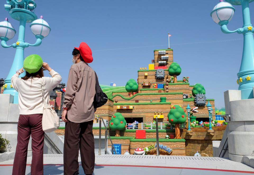 Guests at Super Nintendo World at the Universal Studios Japan