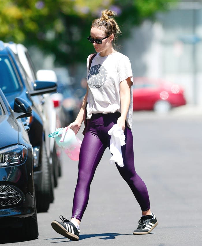 Olivia Wilde con la camiseta de Harry Styles