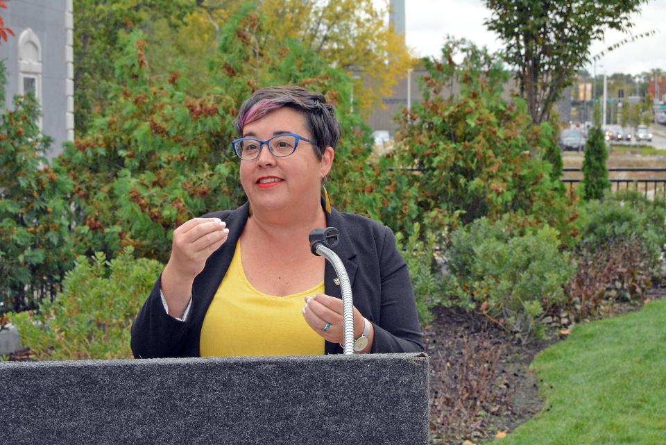 Columbia Mayor Barbara Buffaloe speaks Thursday at a dedication ceremony recognizing the contribriutions of individuals and organizations toward Gateway Plaza downtown.