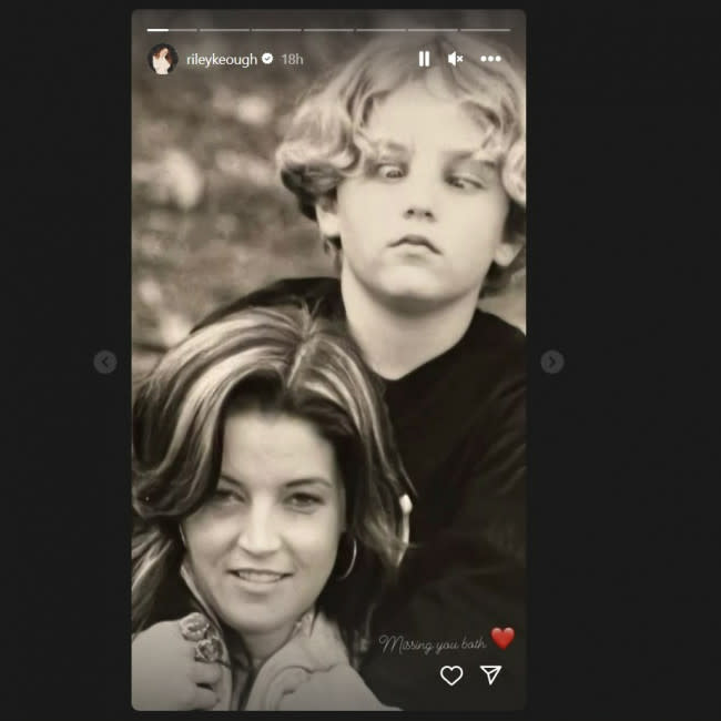 Lisa Marie Presley y su hijo Benjamin en la foto subida por Riley Keough en Instagram credit:Bang Showbiz
