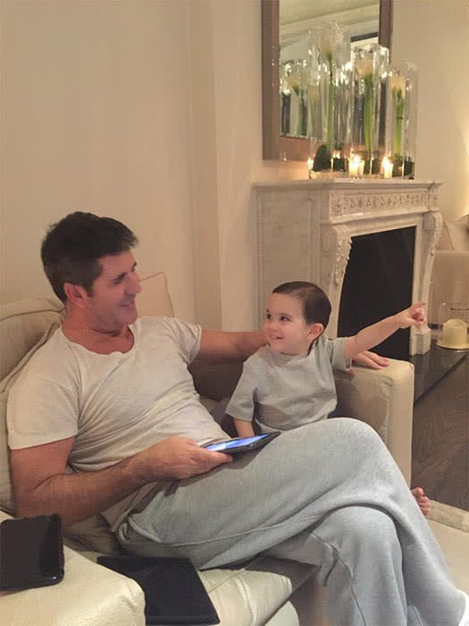 2-Simon-Cowell-house-living-room