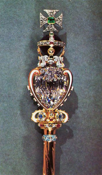 PHOTO: 'The head of the Sceptre with the Cross', part of Britain's Crown Jewels Royal Collection at the Tower of London, is pictured circa 1953. (Print Collector/Getty Images, FILE)