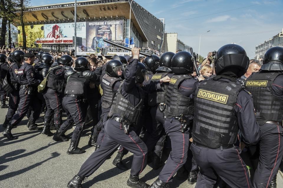 Protesters arrested during anti-Putin rallies