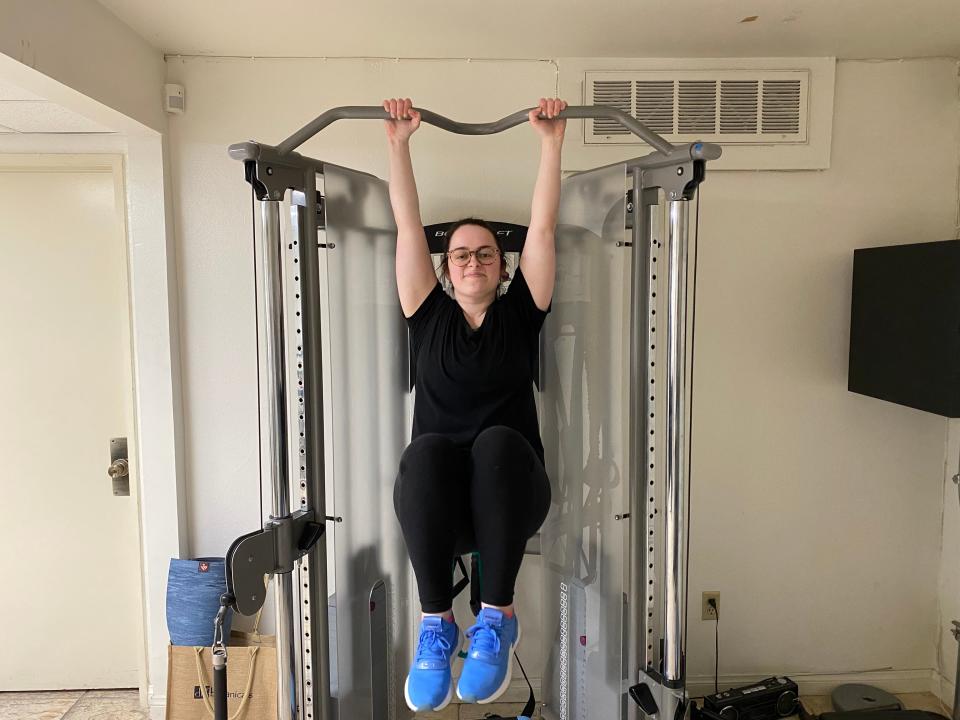 Freelancer Paige Bennett doing an ab workout.