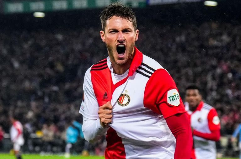 Santiago Giménez, goleador de la Europa League con Feyenoord