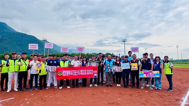 為促進職工情誼，臺鐵公司工會於五一勞動節前夕，舉辦113年慢速壘球錦標賽。（圖／翻攝畫面）