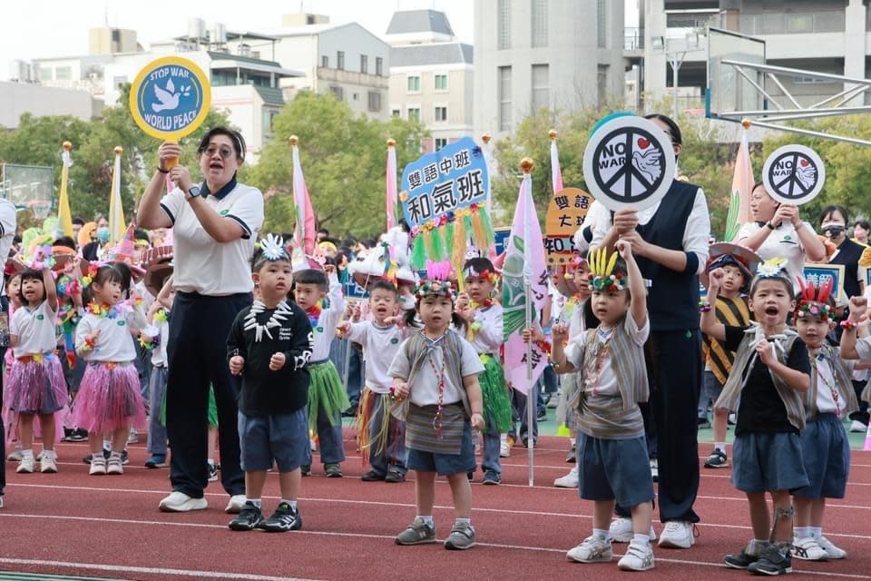 幼兒園傳遞SDGs16制度的正義與和平，表達對世界和平的期望。