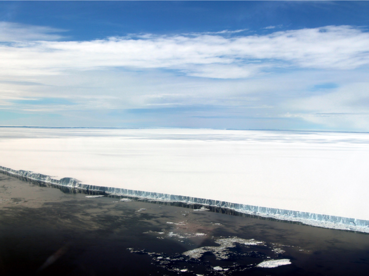 antarctica iceberg a68 operation ice bridge nasa.JPG