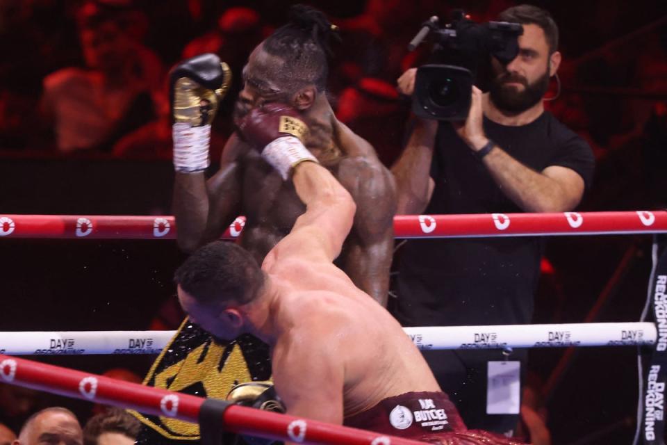 Joseph Parker lands a brutal overhand right on Deontay Wilder (AFP via Getty Images)