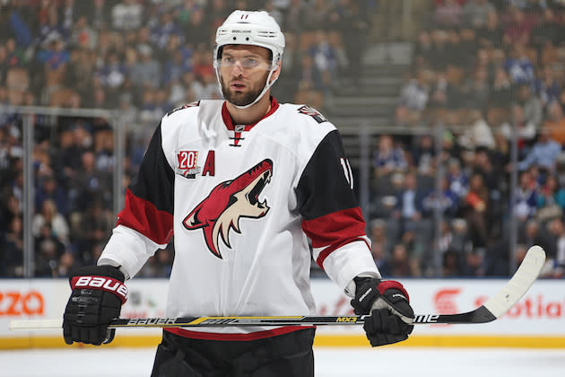 TORONTO, ON – DECEMBER 15: Martin Hanzal #11 of the Arizona Coyotes gets set to take a faceoff against the Toronto Maple Leafs during an NHL game at the Air Canada Centre on December 15, 2016 in Toronto, Ontario, Canada. The Coyotes defeated the Maple Leafs 3-2 in an overtime shoot-out. (Photo by Claus Andersen/Getty Images)