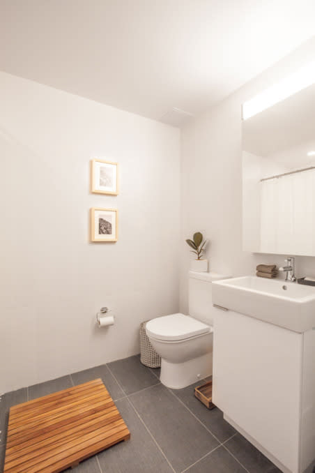 The bathroom features clean lines and bright lighting. (Photo: Cameron Blaylock and Mekko Harjo)