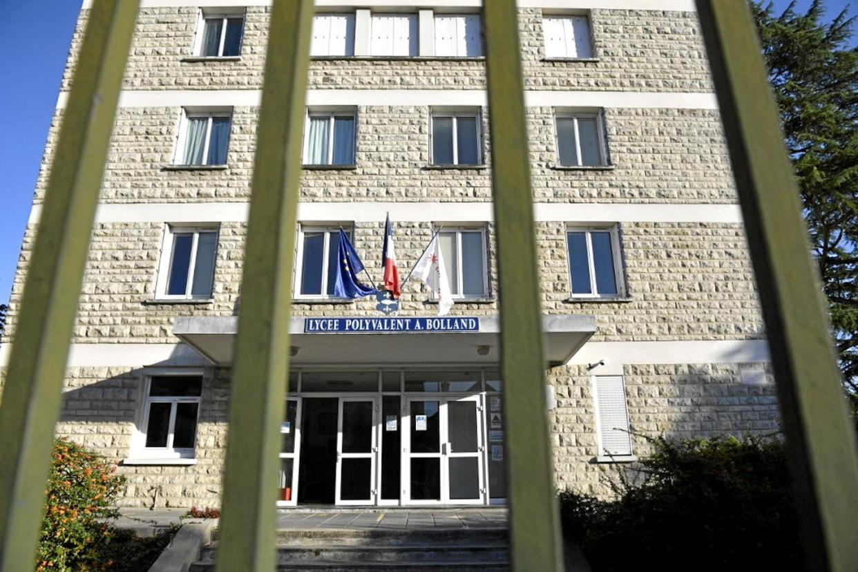 Nicolas, scolarisé à Poissy (Yvelines), s'est suicidé à la rentrée 2023 après avoir été victime de harcèlement.  - Credit:JULIEN DE ROSA / AFP