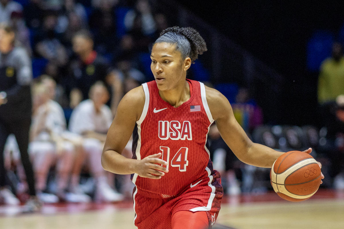 アメリカ代表チーム対日本：今日の最初のアメリカの女性オリンピックバスケットボールの試合を見る方法