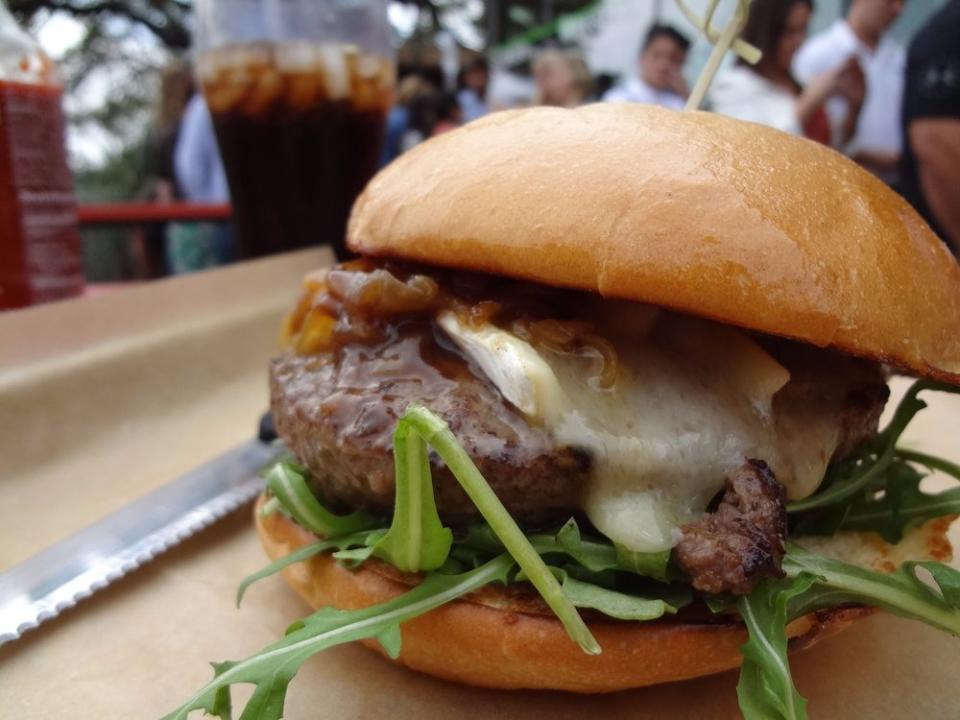 Hopdoddy Primetime Burger