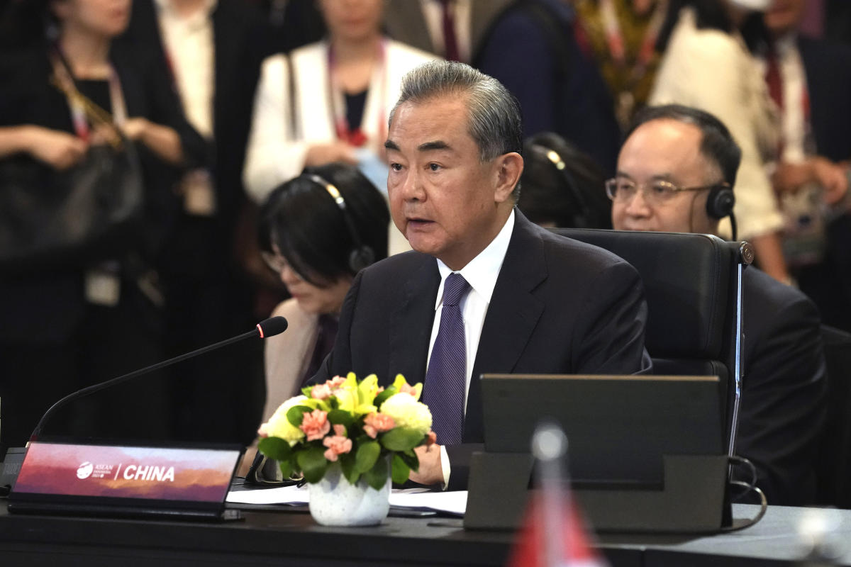 China dan Perhimpunan Bangsa-Bangsa Asia Tenggara setuju untuk mencoba menyimpulkan pakta non-agresi tentang permusuhan maritim dalam waktu 3 tahun