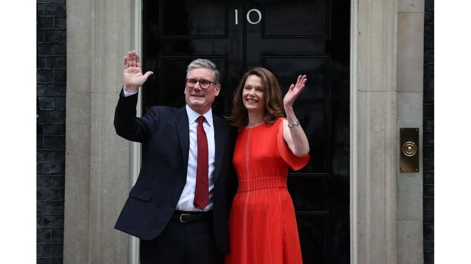 Keir Starmer and wife Victoria wave from the steps of 10 Downing Street