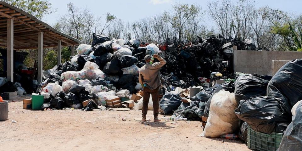 <span>El centro de acopio Tulum Circula nació en 2020 como una iniciativa para atender el desbordamiento de los residuos urbanos que padece la ciudad. (Foto: Juan Ibarra/Animal Político)</span>