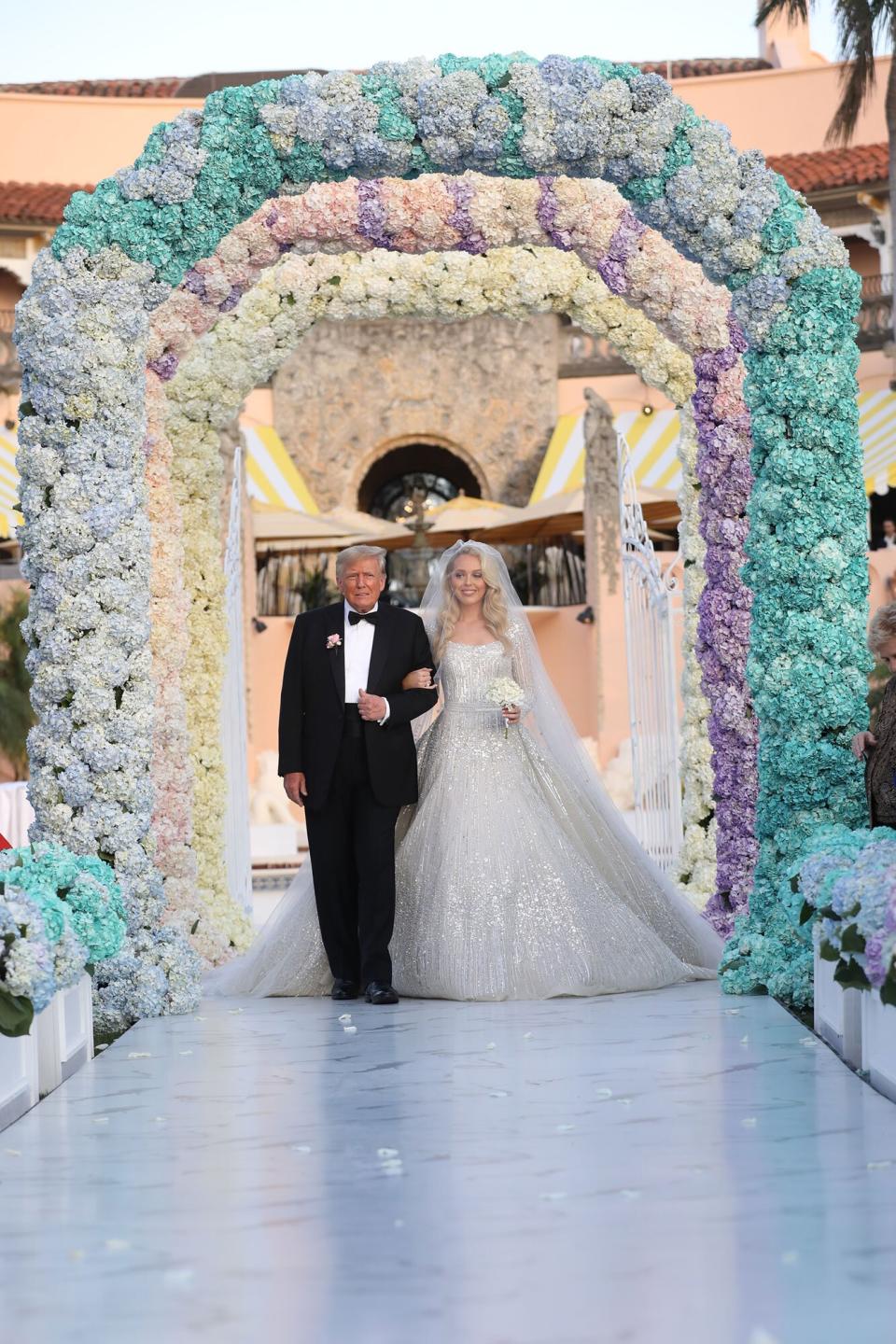 Tiffany Trump Marries Michael Boulos At Mar A Lago As Her Dad Donald   C6bd4cd41220e2e646f34cfbf17c1a14