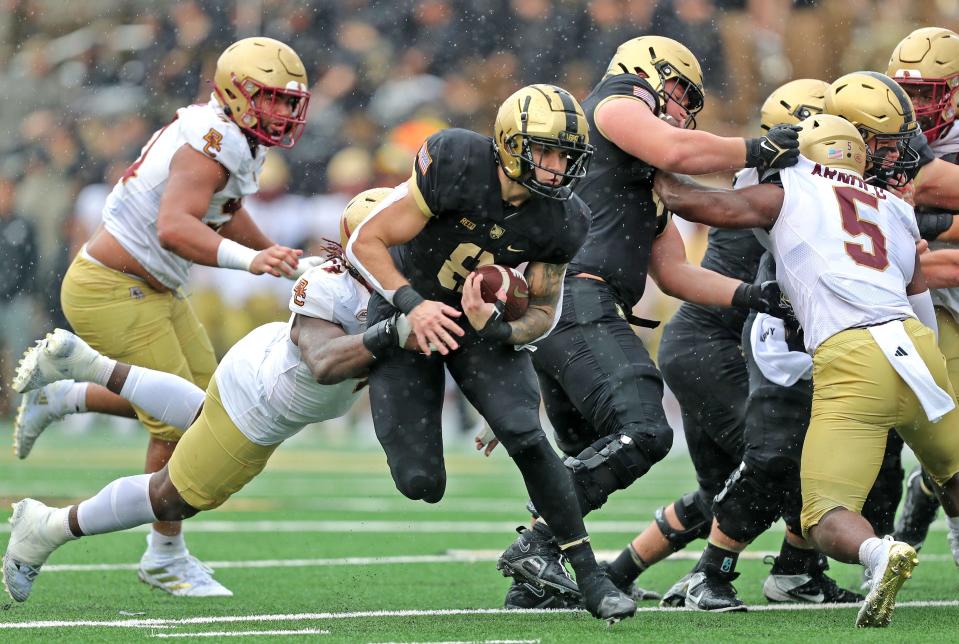 Army running back Hayden Reed (8) rushes for a touchdown against Boston College during the second half at Michie Stadium.