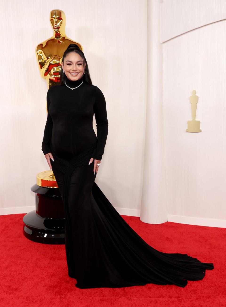 Vanessa Hudgens with Vera Wang and Chopard jewelry (Getty Images)