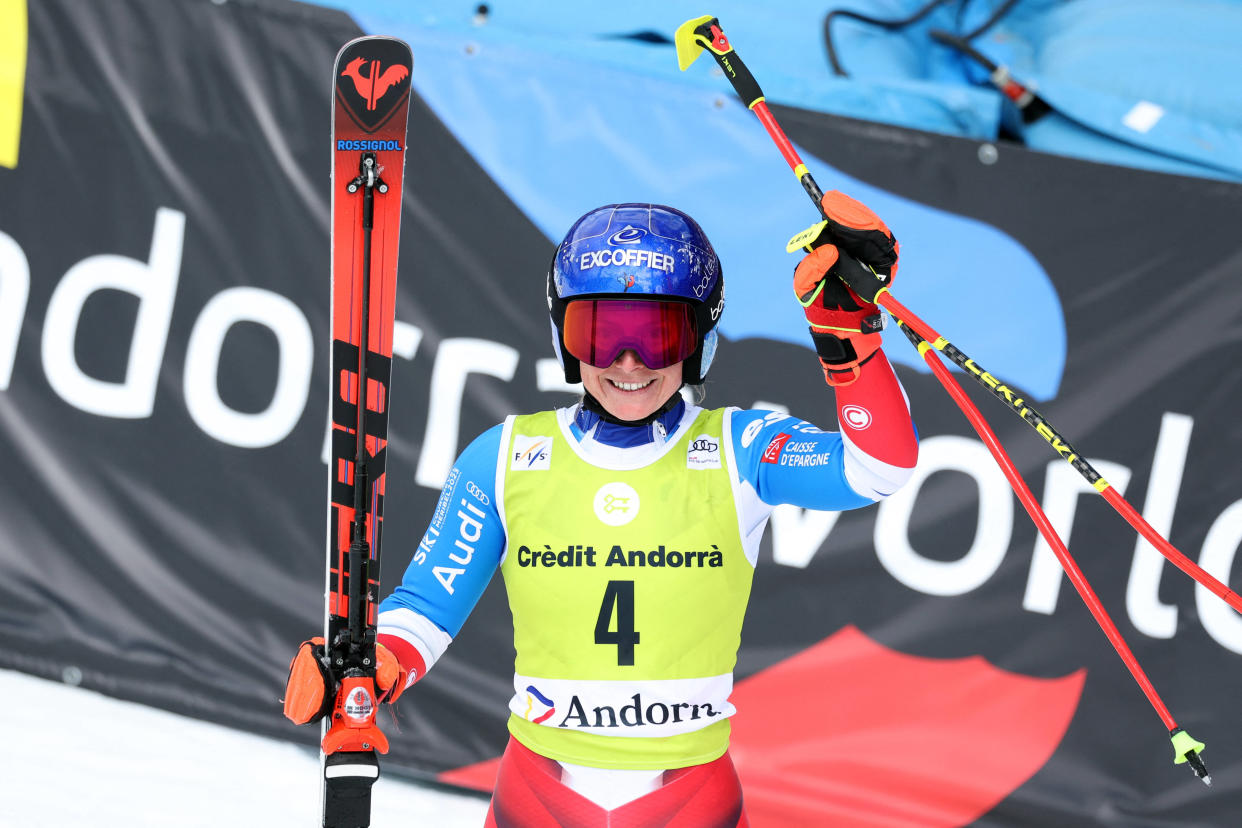 Tessa Worley, ici dans la zone d’arrivée du slalom géant des finales de la Coupe du monde de ski à Soldeu, en Andorre, le 19 mars 2023.