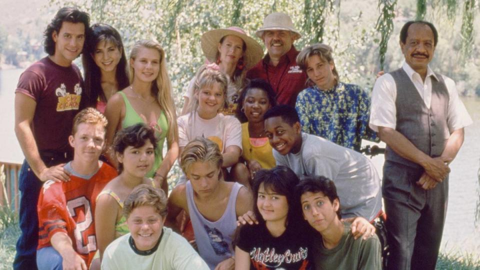 Camp Cucamonga cast; Jennifer Aniston Young