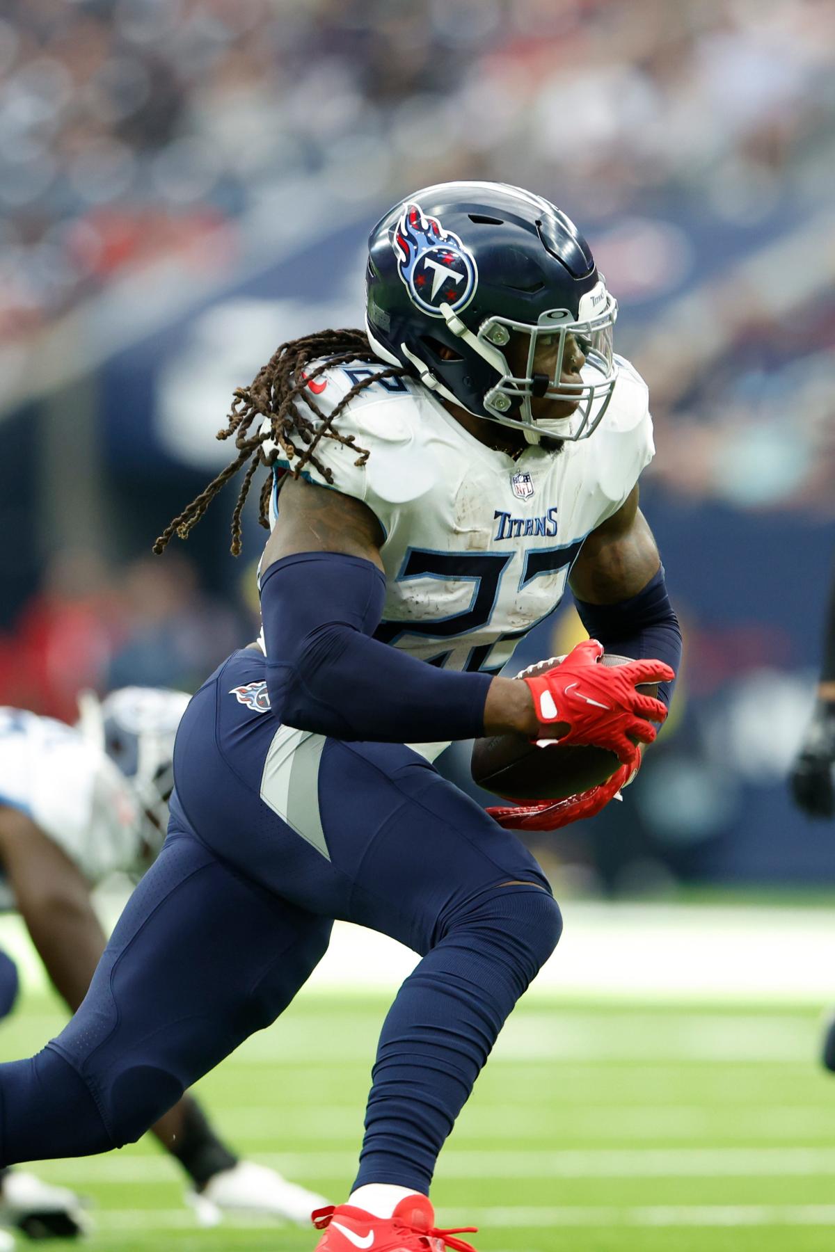 Despite Adversity, Titans RB Derrick Henry Thankful for the