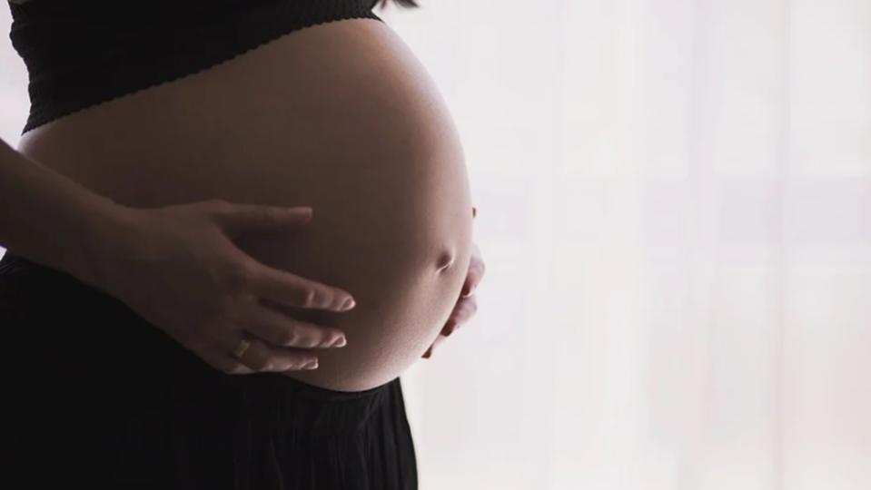 懷孕的潘女在網咖待了一周了。（示意圖／翻攝自pixabay）