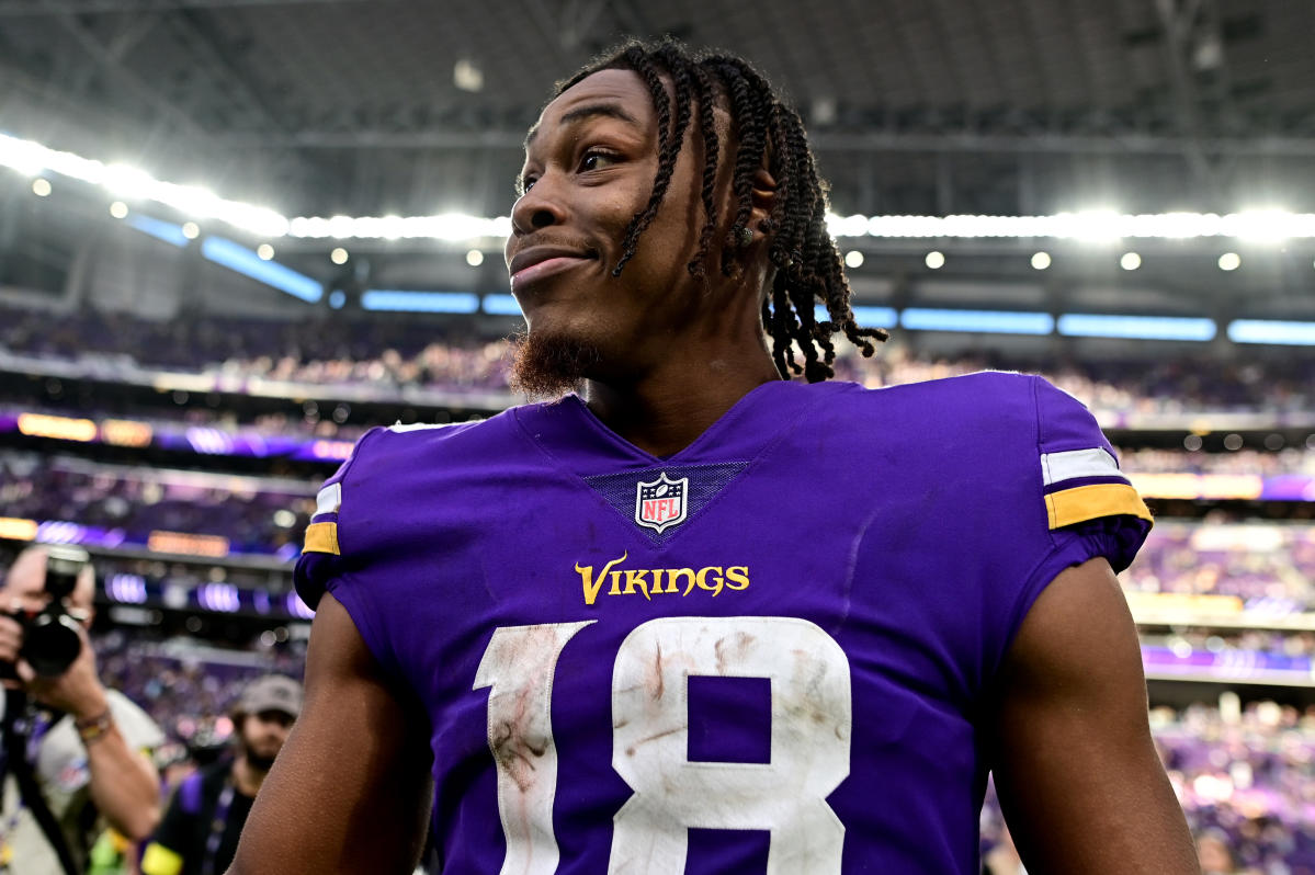 Top 10 NFL wide receivers of 2022: Raiders' Davante Adams, Vikings' Justin  Jefferson headline pass catchers 