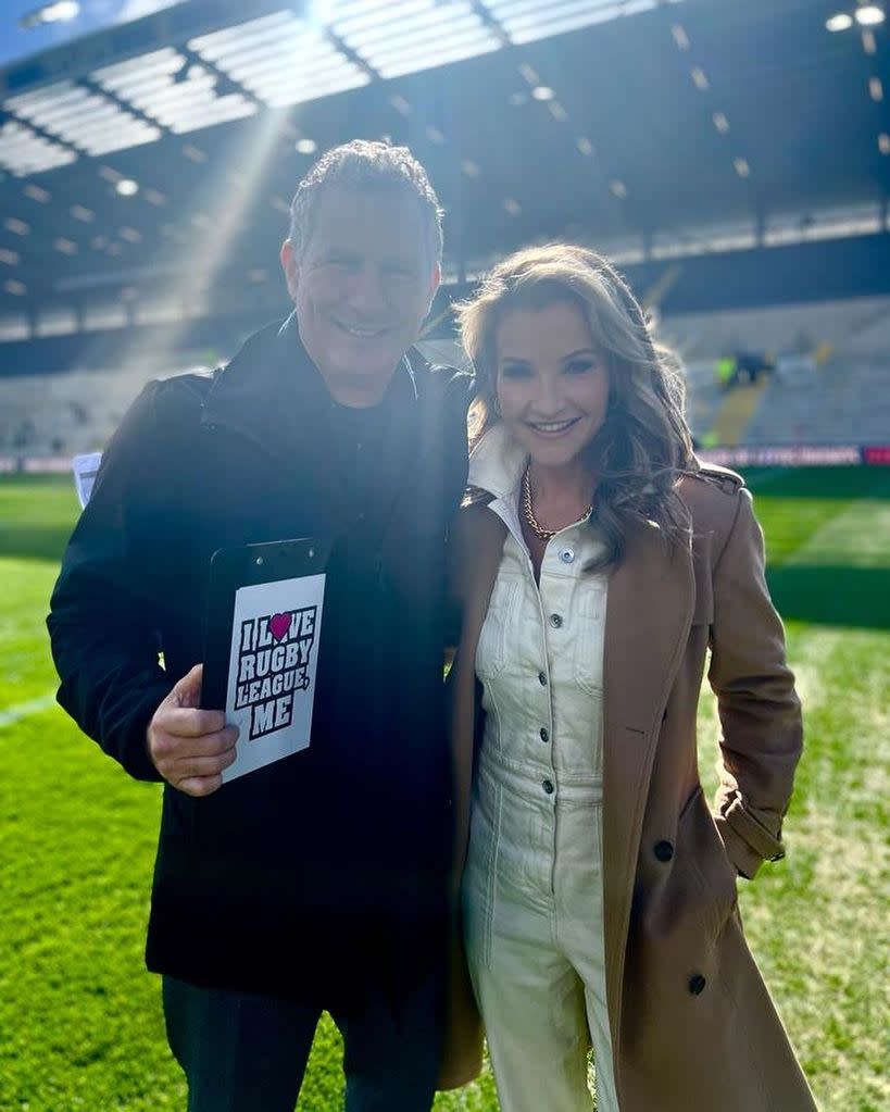 Helen Skelton smiling in a full-length photo