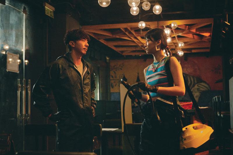 張繼聰（左）與袁澧林（右）主演的《窄路微塵》獲金馬獎和香港電影金像獎多項入圍肯定。（佳映娛樂提供）