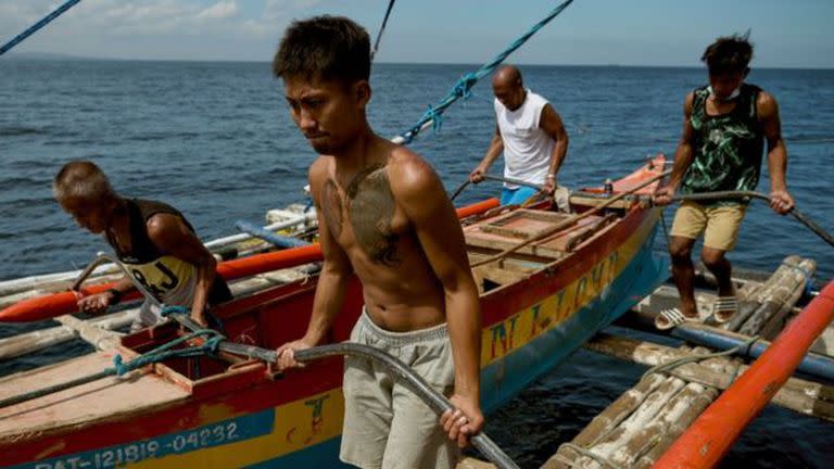 Según Batongbacal, los pescadores filipinos se sienten atemorizados de ir a faenar en las islas Spratly