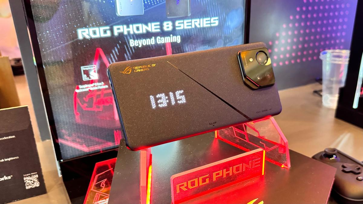 ASUS launches ROG Phone 8 series at CES 2024 