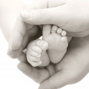 newborn baby's feet 41881