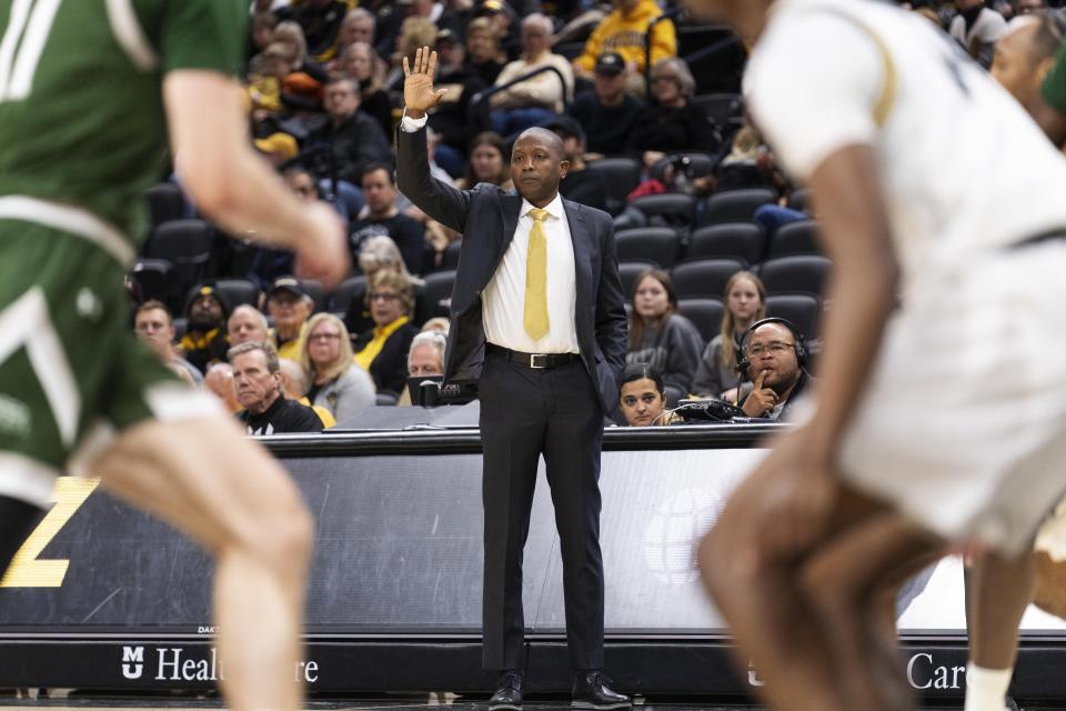 Missouri head coach Dennis Gates calls a play during the first half of an NCAA college basketball game against Loyola Md Saturday, Nov. 25, 2023, in Columbia, Mo. (AP Photo/L.G. Patterson)