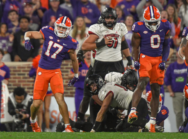 PFF ranks Clemson's linebacker unit as No.1 in college football