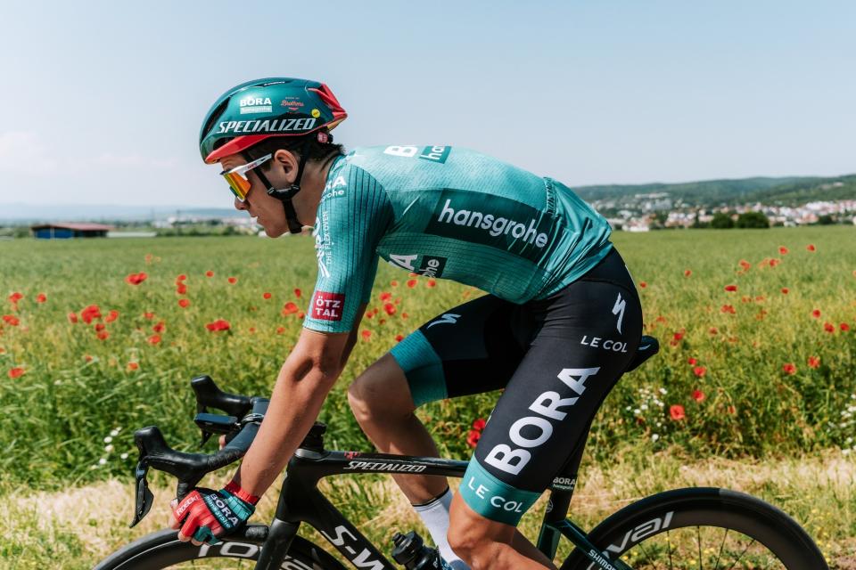 Bora-Hansgrohe rider in tour de france kit side on