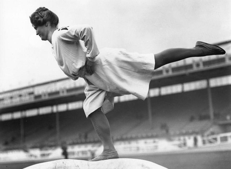 <p>Polished updo</p><p>A Danish gymnast exercising at the 1908 London Olympics. (Photo: Topical Press Agency/Getty Images)</p>