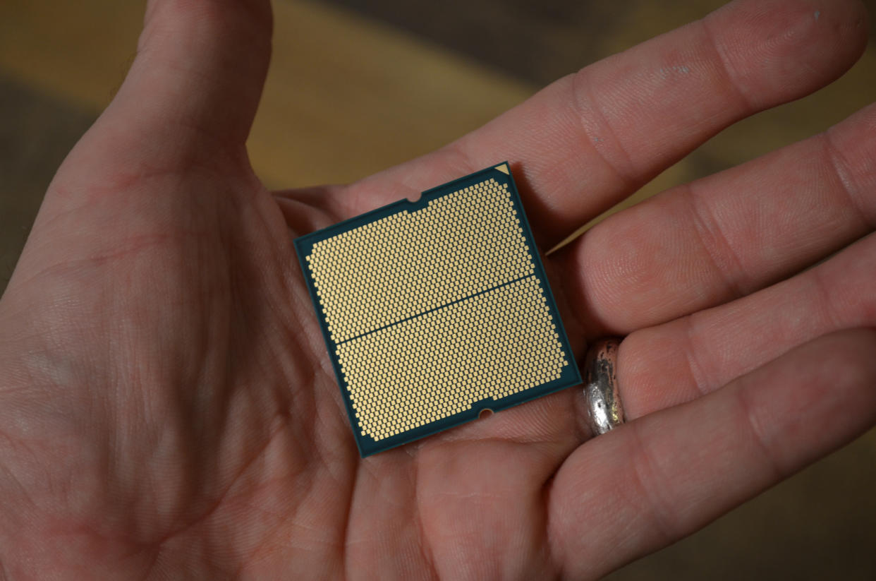  AMD Ryzen 5 7600X processor. 