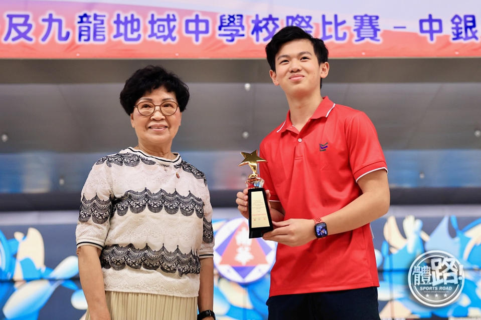 男子個人一局最高績分紀錄獎落在南島中學的李駿明手上，成績為289分。
