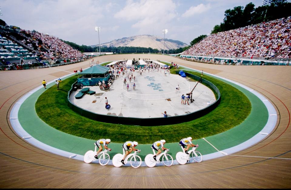 27 Jul 1996:  The  Australian mens pursuit cycling team competing in the semi-finals at Stone Mountain Velodrome during the 1996 Olympic Games in Atlanta Georgia.  \ Mandatory Credit: Pascal Rondeau  /Allsport