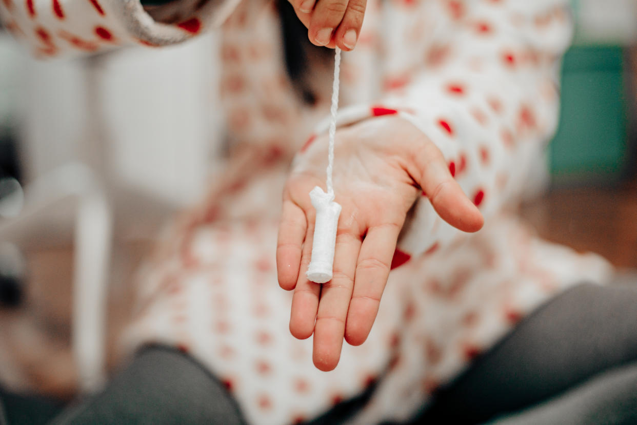 "Tu lui imposes la charge mentale de tes règles" : sur Instagram, une créatrice de contenu prise à partie... Parce que son mari lui a acheté des tampons. © Getty Images