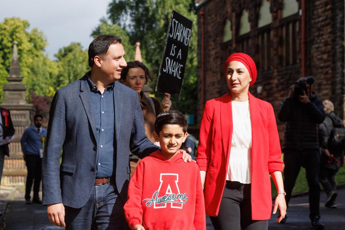 Anas Sarwar and his family arrive at the polling station <i>(Image: NQ)</i>