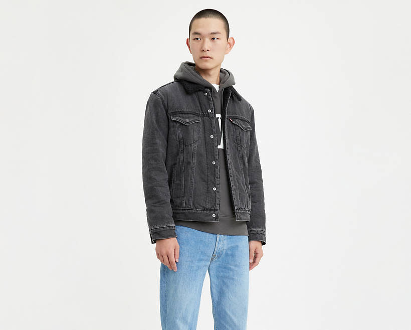 <p><strong>Levi's</strong></p><p>levi.com</p><p><strong>$43.97</strong></p><p><a href="https://go.redirectingat.com?id=74968X1596630&url=https%3A%2F%2Fwww.levi.com%2FUS%2Fen_US%2Fapparel%2Fclothing%2Ftops%2Fembossed-logo-sherpa-trucker-jacket%2Fp%2F163650124&sref=https%3A%2F%2Fwww.esquire.com%2Fstyle%2Fmens-fashion%2Fg32347010%2Flevis-warehouse-sale-2020%2F" rel="nofollow noopener" target="_blank" data-ylk="slk:Shop Now;elm:context_link;itc:0;sec:content-canvas" class="link ">Shop Now</a></p>Classic and comfortable short-sleeve crew with pocket at left chest Looks great with a grey sweatshirt and blue jeans We paired it with our