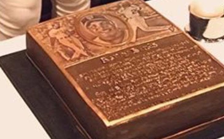 A look at Barry Bonds' celebration cake before being honored on the Giants Wall of Fame. (Barry Bonds on Instagram)