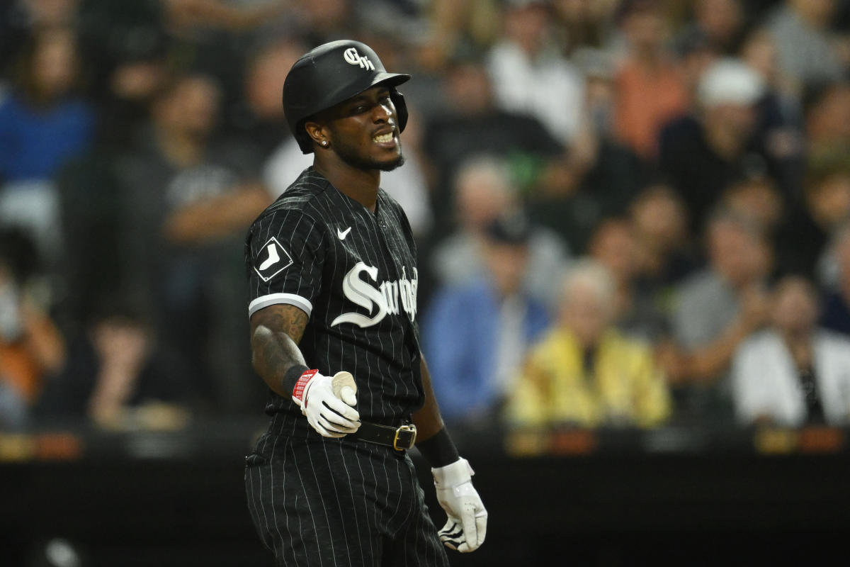 White Sox' Tim Anderson scores on error after stealing third – NBC